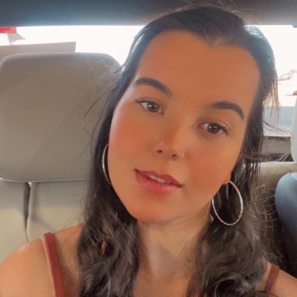 Meet your Poshers ,Erica and Illeana❤️ - Picture 2 of 2